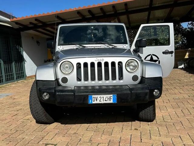 Джип Вранглер 2008 в Европе на Automoto.ua Серебряный Джип Вранглер, объемом двигателя 2.78 л и пробегом 203 тыс. км за 18049 $, фото 1 на Automoto.ua