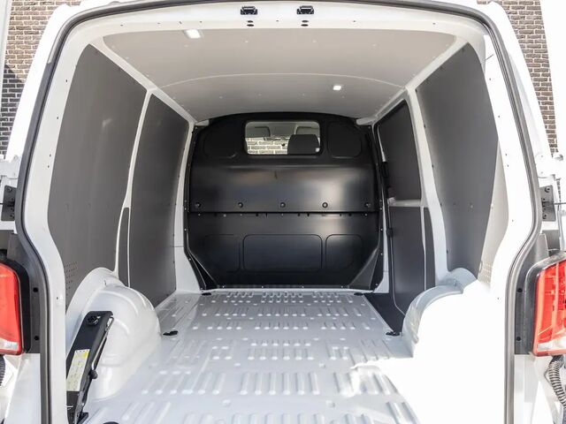 Фольксваген T6.1 Transporter 2024 в Европе на Automoto.ua Белый Фольксваген T6.1 Transporter, объемом двигателя 1.97 л и пробегом 14 тыс. км за 35574 $, фото 8 на Automoto.ua