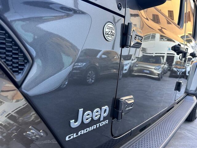 Джип Gladiator 2021 в Европе на Automoto.ua Серый Джип Gladiator, объемом двигателя 2.99 л и пробегом 82 тыс. км за 50223 $, фото 6 на Automoto.ua