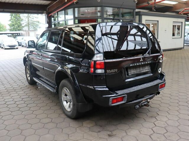 Міцубісі Паджеро 2005 у Європі на Automoto.ua Чорний Міцубісі Паджеро, об'ємом двигуна 2.48 л та пробігом 213 тис. км за 9919 $, фото 2 на Automoto.ua