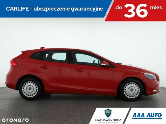 Вольво В40, объемом двигателя 1.56 л и пробегом 130 тыс. км за 9071 $, фото 6 на Automoto.ua