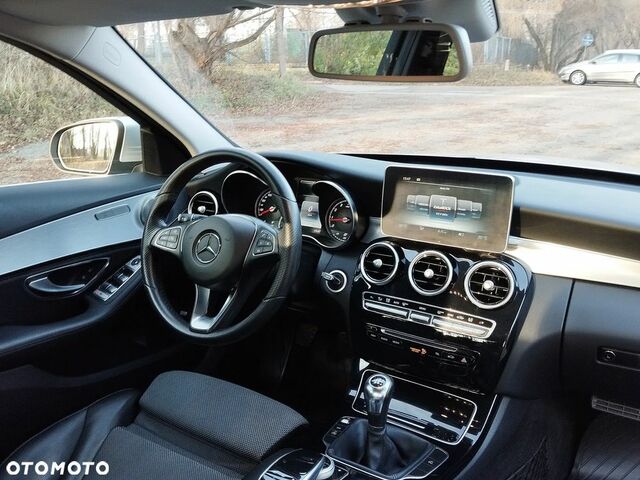 Мерседес Ц-Класс 2014 в Европе на Automoto.ua Серый Мерседес Ц-Класс, объемом двигателя 1 л и пробегом 245 тыс. км за 57500 $, фото 14 на Automoto.ua