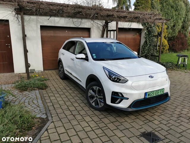 Кіа Niro, об'ємом двигуна 0 л та пробігом 39 тис. км за 24363 $, фото 6 на Automoto.ua