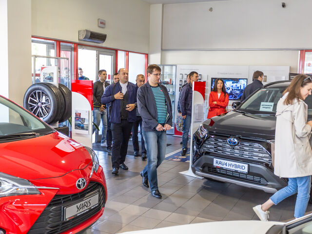 Купити нове авто Toyota у Дніпро (Дніпропетровську) в автосалоні "Тойота Центр Дніпро "Алмаз Мотор"" | Фото 6 на Automoto.ua