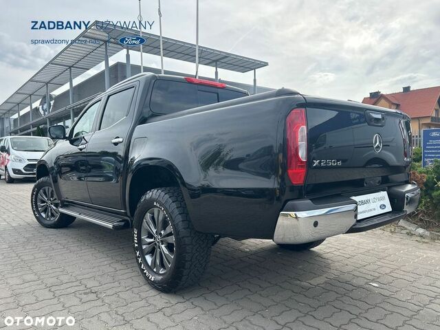 Мерседес X-Class 2019 у Європі на Automoto.ua Чорний Мерседес X-Class, об'ємом двигуна 2.3 л та пробігом 102 тис. км за 33632 $, фото 7 на Automoto.ua