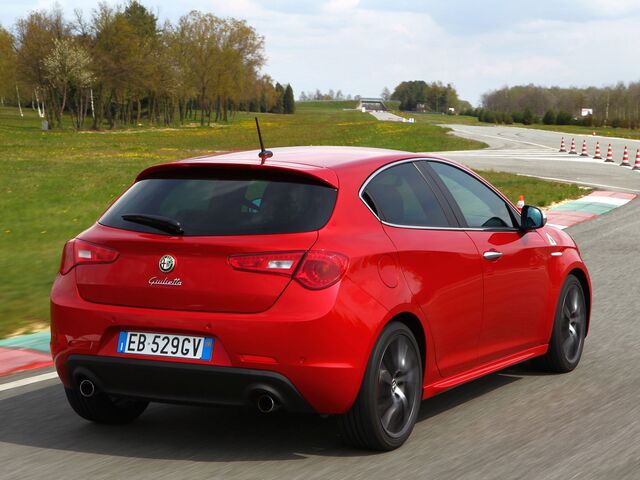 Альфа Ромео Giulietta, Хетчбек 2010 - н.в. 1.6D MultiJet  MT (105 Hp)