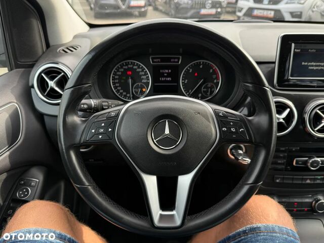 Мерседес Б-класс 2014 в Европе на Automoto.ua Серый Мерседес Б-класс, объемом двигателя 1 л и пробегом 137 тыс. км за 7870 $, фото 9 на Automoto.ua