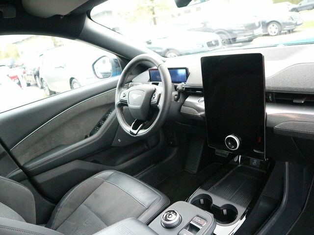 Синій Форд Mustang Mach-E, об'ємом двигуна 0 л та пробігом 13 тис. км за 53714 $, фото 9 на Automoto.ua