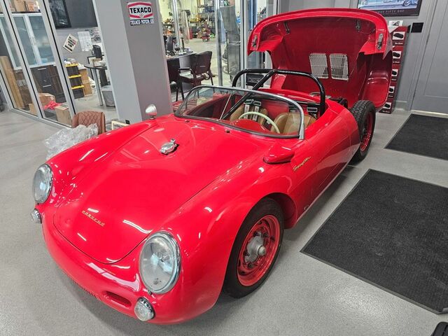 Порше 356 1955 у Європі на Automoto.ua Червоний Порше 356, об'ємом двигуна 0 л та пробігом 10 тис. км за 75379 $, фото 1 на Automoto.ua