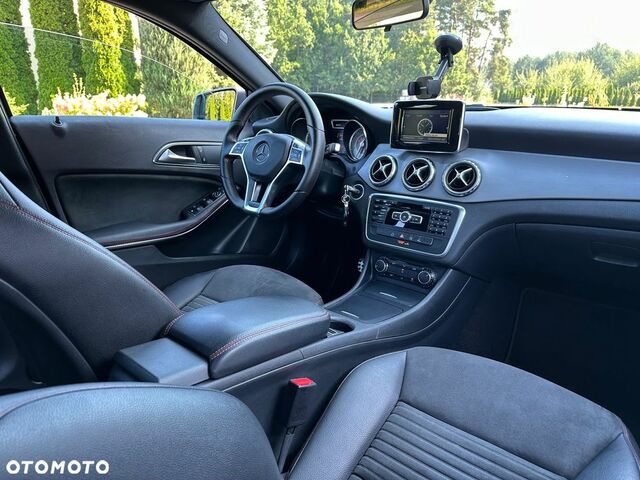 Мерседес ГЛА-Клас 2015 у Європі на Automoto.ua Сірий Мерседес ГЛА-Клас, об'ємом двигуна 1 л та пробігом 177 тис. км за 17434 $, фото 25 на Automoto.ua