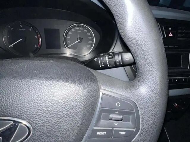 Хендай и20 2015 в Европе на Automoto.ua Белый Хендай и20, объемом двигателя 1.12 л и пробегом 171 тыс. км за 8744 $, фото 9 на Automoto.ua