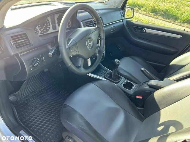 Мерседес Б-клас 2011 у Європі на Automoto.ua Сірий Мерседес Б-клас, об'ємом двигуна 1 л та пробігом 367 тис. км за 4819 $, фото 10 на Automoto.ua