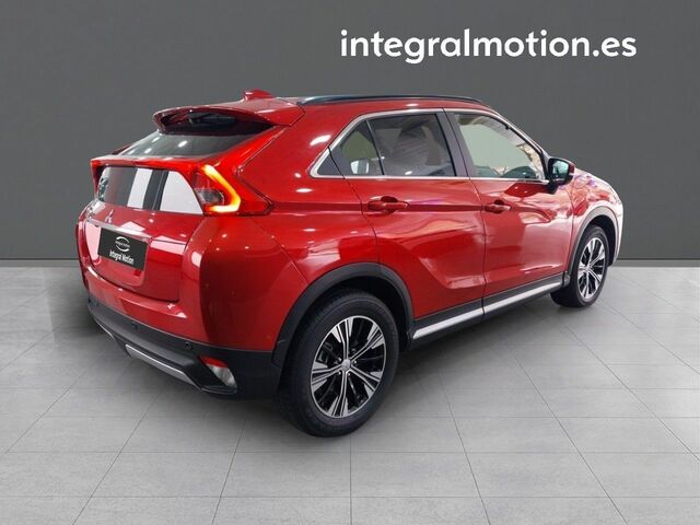 Мицубиси Eclipse Cross 2020 в Европе на Automoto.ua Красный Мицубиси Eclipse Cross, объемом двигателя 1.5 л и пробегом 29 тыс. км за 25795 $, фото 4 на Automoto.ua