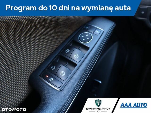 Мерседес ГЛА-Клас 2017 у Європі на Automoto.ua Білий Мерседес ГЛА-Клас, об'ємом двигуна 1 л та пробігом 160 тис. км за 19371 $, фото 18 на Automoto.ua
