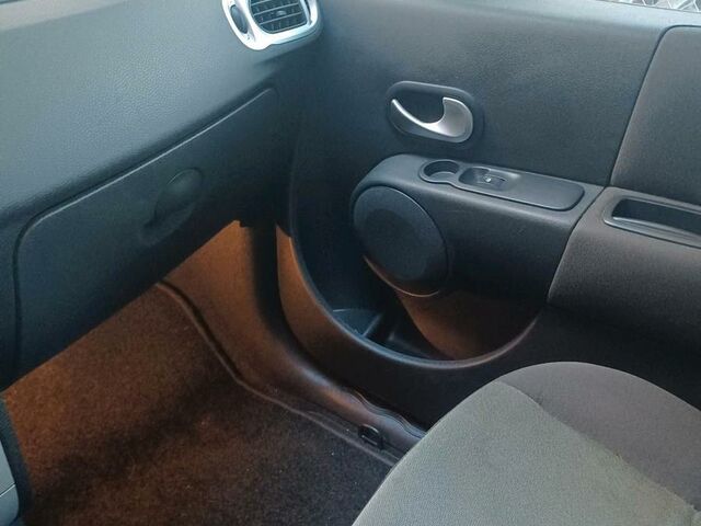 Рено Модус 2008 в Европе на Automoto.ua Рено Модус, объемом двигателя 0 л и пробегом 200 тыс. км за 1500 $, фото 1 на Automoto.ua