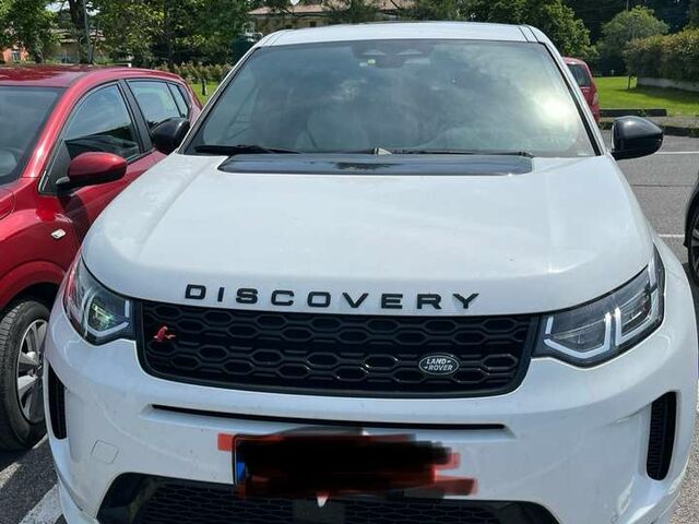 Белый Ленд Ровер Discovery Sport, объемом двигателя 2 л и пробегом 48 тыс. км за 51792 $, фото 2 на Automoto.ua