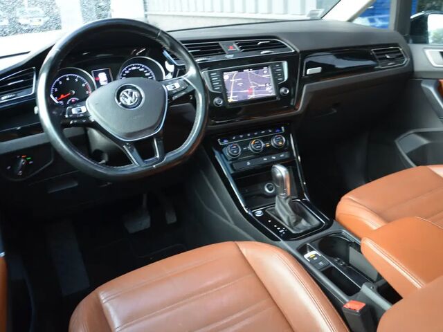 Фольксваген Туран 2017 у Європі на Automoto.ua Чорний Фольксваген Туран, об'ємом двигуна 1.4 л та пробігом 181 тис. км за 20909 $, фото 7 на Automoto.ua