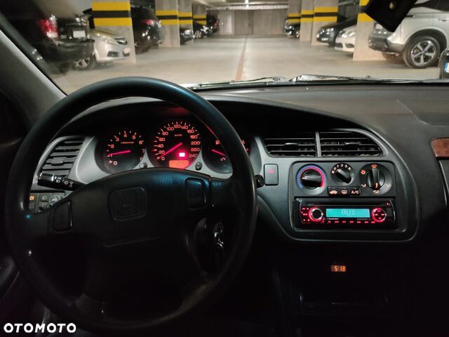 Хонда Аккорд, объемом двигателя 1.85 л и пробегом 291 тыс. км за 864 $, фото 7 на Automoto.ua