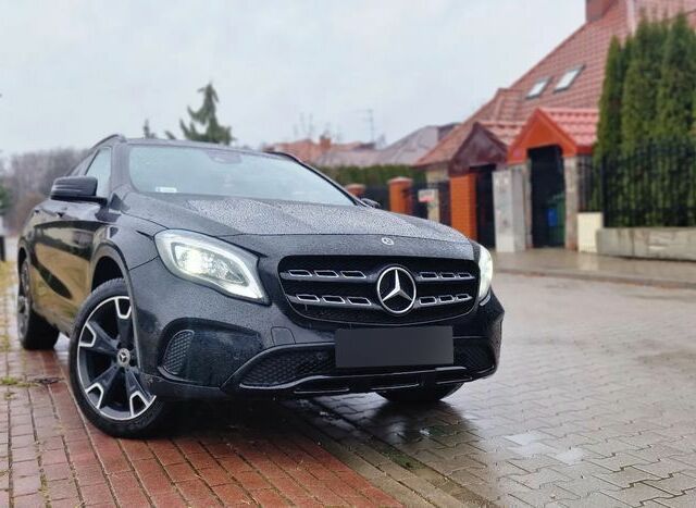 Мерседес ГЛА-Класс 2017 в Европе на Automoto.ua Черный Мерседес ГЛА-Класс, объемом двигателя 1 л и пробегом 120 тыс. км за 81000 $, фото 10 на Automoto.ua