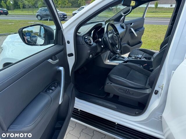 Мерседес X-Class 2018 у Європі на Automoto.ua Білий Мерседес X-Class, об'ємом двигуна 2.3 л та пробігом 85 тис. км за 149000 $, фото 35 на Automoto.ua