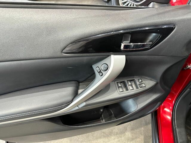 Міцубісі Eclipse Cross 2022 у Європі на Automoto.ua Червоний Міцубісі Eclipse Cross, об'ємом двигуна 2.36 л та пробігом 93 тис. км за 22219 $, фото 12 на Automoto.ua