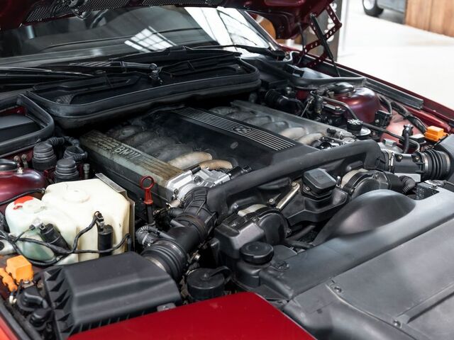 Красный БМВ 850, объемом двигателя 4.99 л и пробегом 86 тыс. км за 60120 $, фото 18 на Automoto.ua