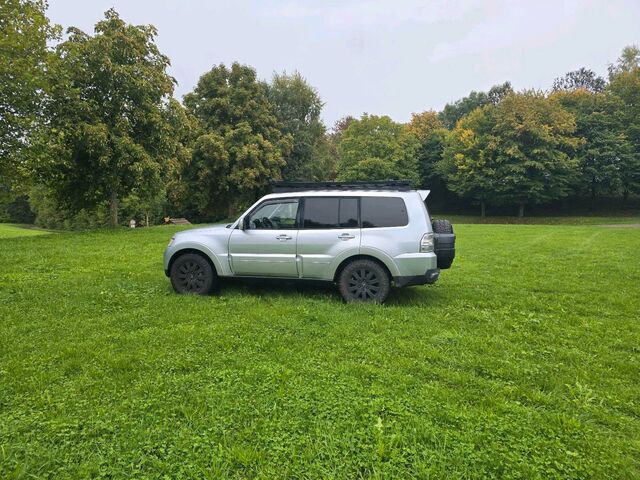 Мицубиси Паджеро 2007 в Европе на Automoto.ua Серый Мицубиси Паджеро, объемом двигателя 0 л и пробегом 279 тыс. км за 13900 $, фото 4 на Automoto.ua