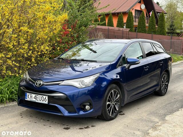 Тойота Авенсис, объемом двигателя 2 л и пробегом 106 тыс. км за 14665 $, фото 2 на Automoto.ua