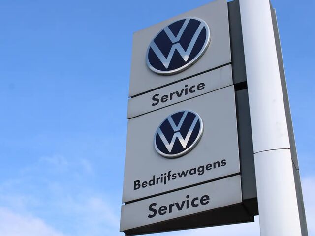 Фольксваген Гольф 2018 в Европе на Automoto.ua Белый Фольксваген Гольф, объемом двигателя 1 л и пробегом 93 тыс. км за 16297 $, фото 13 на Automoto.ua