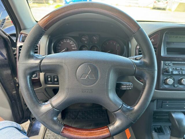 Міцубісі Паджеро 2002 у Європі на Automoto.ua Синій Міцубісі Паджеро, об'ємом двигуна 3.2 л та пробігом 207 тис. км за 5726 $, фото 9 на Automoto.ua