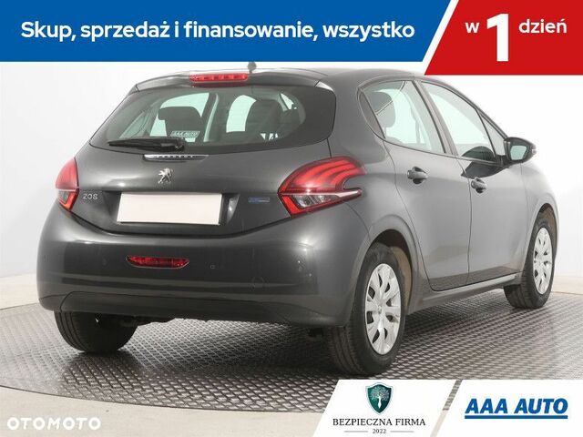 Пежо 208, объемом двигателя 1.2 л и пробегом 52 тыс. км за 7559 $, фото 5 на Automoto.ua