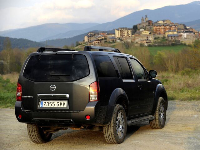 Ниссан Патфайндер, Внедорожник / Кроссовер 2010 - н.в. 2,5 dCi 4WD MT (190)