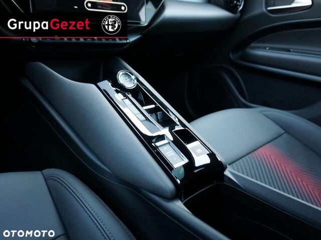 Альфа Ромео Джуніор 2025 у Європі на Automoto.ua Сірий Альфа Ромео Джуніор, об'ємом двигуна 1 л та пробігом 5 тис. км за 144715 $, фото 6 на Automoto.ua