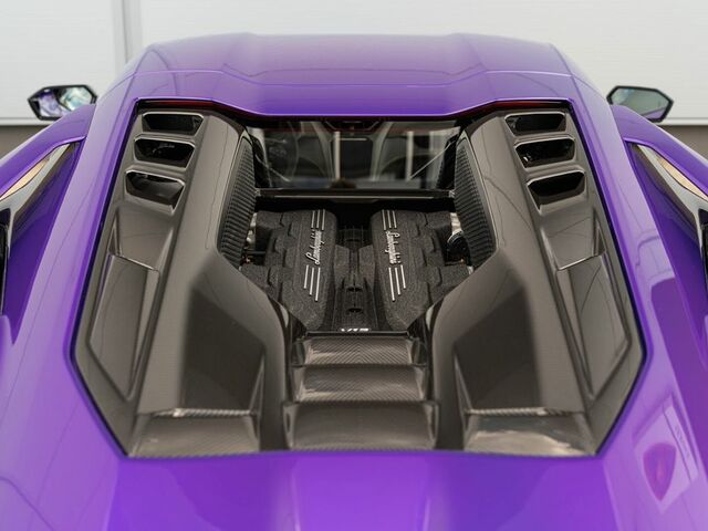 Ламборджини Revuelto 2025 в Европе на Automoto.ua Красный Ламборджини Revuelto, объемом двигателя 6.5 л и пробегом 3 тыс. км за 816664 $, фото 7 на Automoto.ua