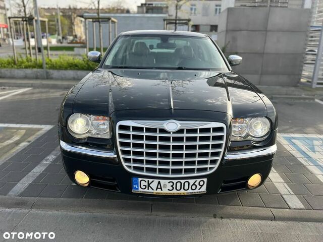 Крайслер 300C, объемом двигателя 5.65 л и пробегом 150 тыс. км за 9717 $, фото 1 на Automoto.ua