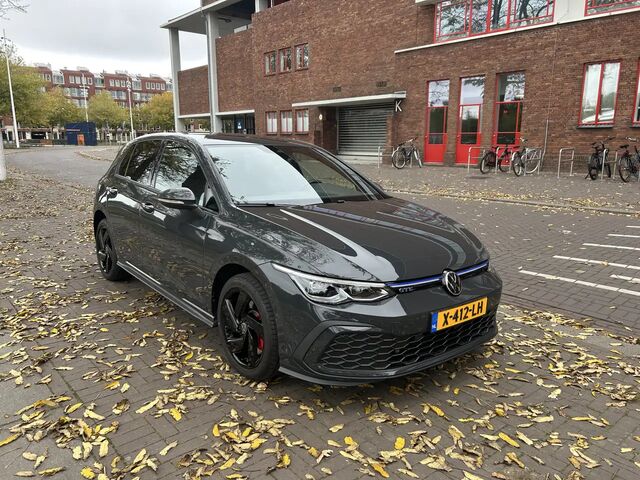 Фольксваген Golf GTE 2021 в Европе на Automoto.ua Серый Фольксваген Golf GTE, объемом двигателя 1.4 л и пробегом 54 тыс. км за 29449 $, фото 1 на Automoto.ua