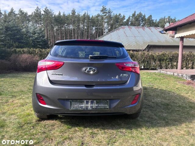 Хендай i30, объемом двигателя 1.6 л и пробегом 190 тыс. км за 8639 $, фото 7 на Automoto.ua