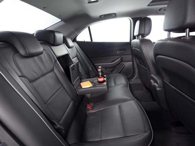 Шевроле Малібу, Седан 2012 - н.в. V 2.4 i 16V (182 Hp)