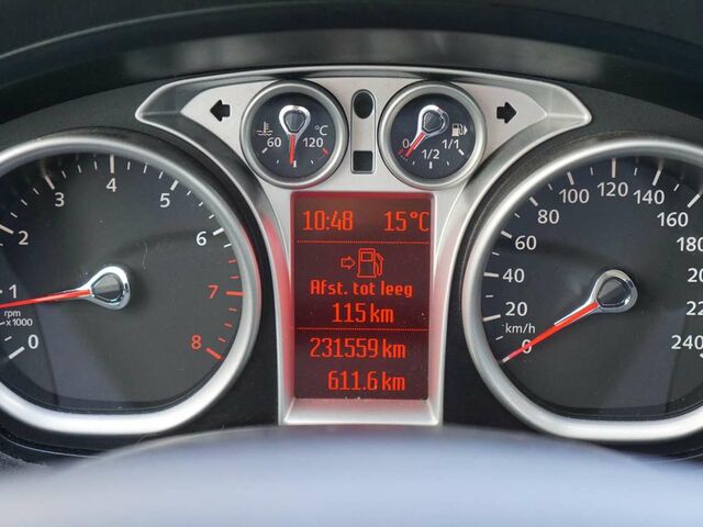 Серый Форд Си-Макс, объемом двигателя 1.8 л и пробегом 232 тыс. км за 4037 $, фото 10 на Automoto.ua