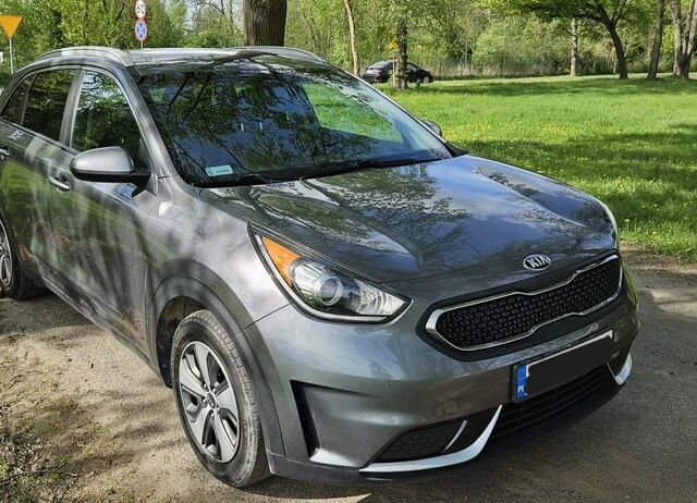 Кіа Niro, об'ємом двигуна 1.58 л та пробігом 95 тис. км за 14471 $, фото 9 на Automoto.ua