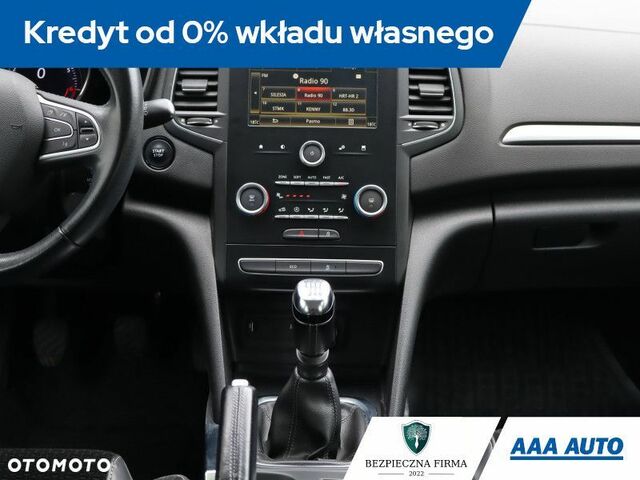 Рено Меган 2017 у Європі на Automoto.ua Червоний Рено Меган, об'ємом двигуна 1 л та пробігом 79 тис. км за 11381 $, фото 12 на Automoto.ua
