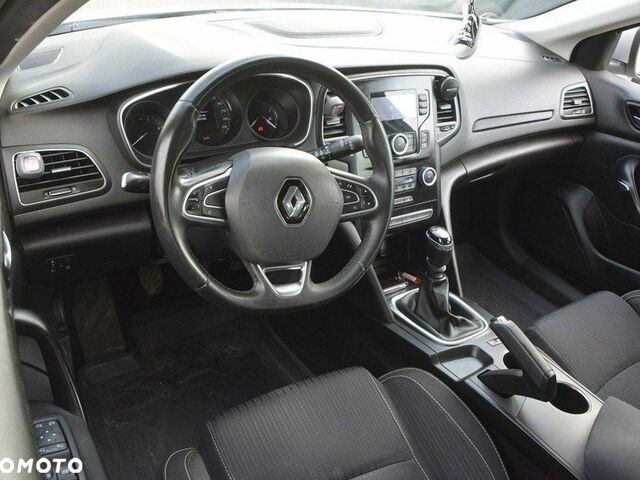 Рено Меган 2018 у Європі на Automoto.ua Сірий Рено Меган, об'ємом двигуна 1 л та пробігом 218 тис. км за 8548 $, фото 16 на Automoto.ua