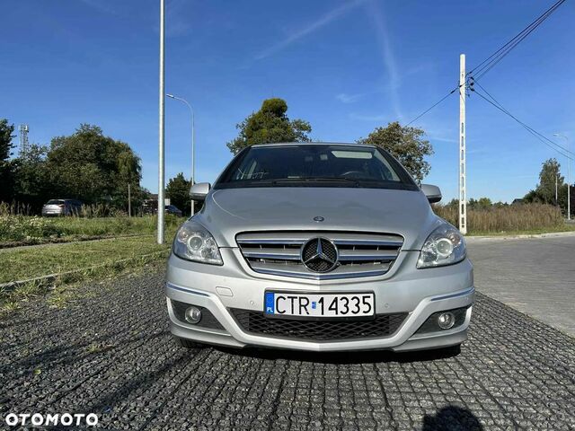 Мерседес Б-клас 2011 у Європі на Automoto.ua Сірий Мерседес Б-клас, об'ємом двигуна 1 л та пробігом 367 тис. км за 4819 $, фото 2 на Automoto.ua