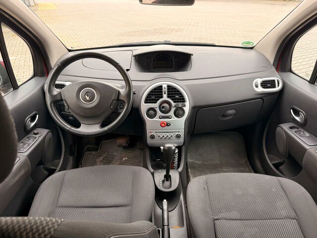 Рено Grand Modus 2011 в Европе на Automoto.ua Красный Рено Grand Modus, объемом двигателя 0 л и пробегом 174 тыс. км за 3850 $, фото 6 на Automoto.ua