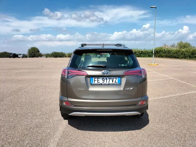 Тойота РАВ 4 2016 в Европе на Automoto.ua Бронзовый Тойота РАВ 4, объемом двигателя 2 л и пробегом 143 тыс. км за 17988 $, фото 10 на Automoto.ua