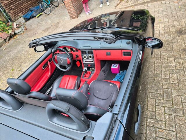 Мерседес 200 1999 у Європі на Automoto.ua Чорний Мерседес 200, об'ємом двигуна 0 л та пробігом 198 тис. км за 1550 $, фото 6 на Automoto.ua