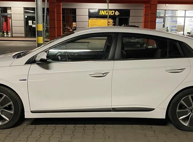 Хендай Ioniq, об'ємом двигуна 1.6 л та пробігом 72 тис. км за 14039 $, фото 2 на Automoto.ua