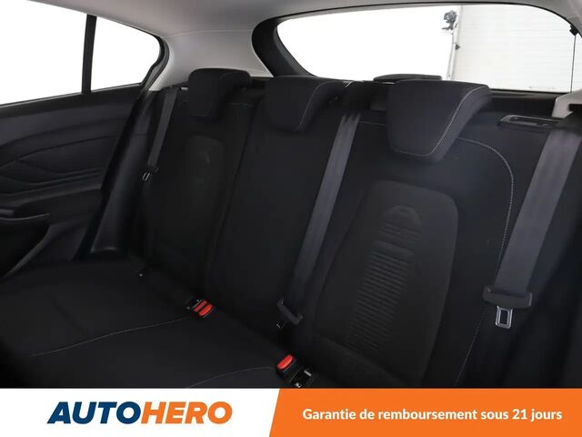 Форд Фокус 2019 в Европе на Automoto.ua Белый Форд Фокус, объемом двигателя 1 л и пробегом 70 тыс. км за 16916 $, фото 13 на Automoto.ua