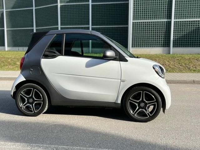 Смарт Fortwo, об'ємом двигуна 1 л та пробігом 94 тис. км за 10475 $, фото 3 на Automoto.ua