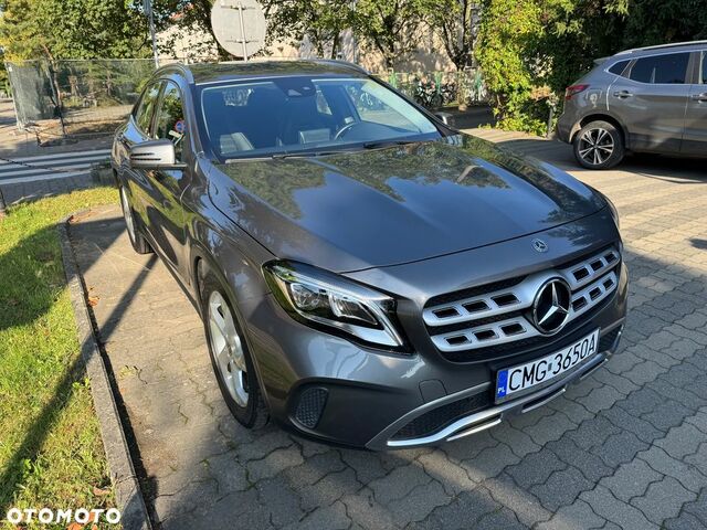 Мерседес ГЛА-Класс 2019 в Европе на Automoto.ua Серый Мерседес ГЛА-Класс, объемом двигателя 1 л и пробегом 70 тыс. км за 21066 $, фото 2 на Automoto.ua